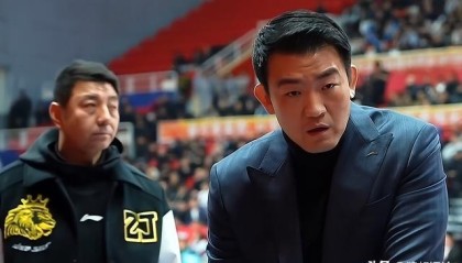 万向娱乐-CBA最新排名：广厦捍卫领头羊 两大黑马战绩狂飙 四川20连败惹争议