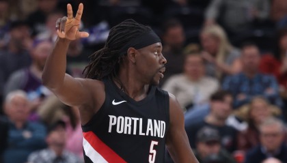 万向娱乐官网入口-朱·霍勒迪谈与绿军交手：这比赛太过瘾了 绝对是别样的挑战