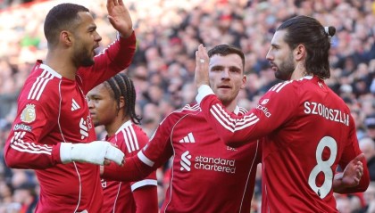 万向娱乐官网入口-利物浦惨遭绝平，第90分钟丢球，斯洛特不敢相信，无缘杀入前4