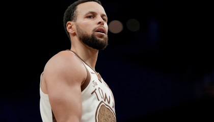 万向娱乐-伤缺2个月！名记：库里计划将在下周一对阵火箭的比赛中复出！